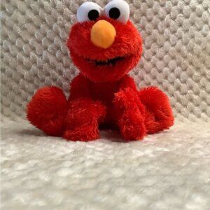 2013 Hasbro Sesame Street Elmo Plush  9” Stuffed Animal Plush